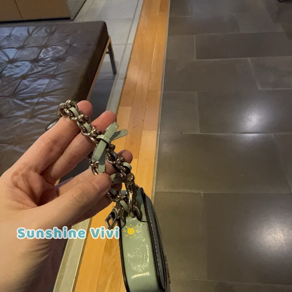 NWT Coach Zip Card Case With Bows CEC13 crinkle leather LIGHT PISTACHIO - Picture 6 of 7